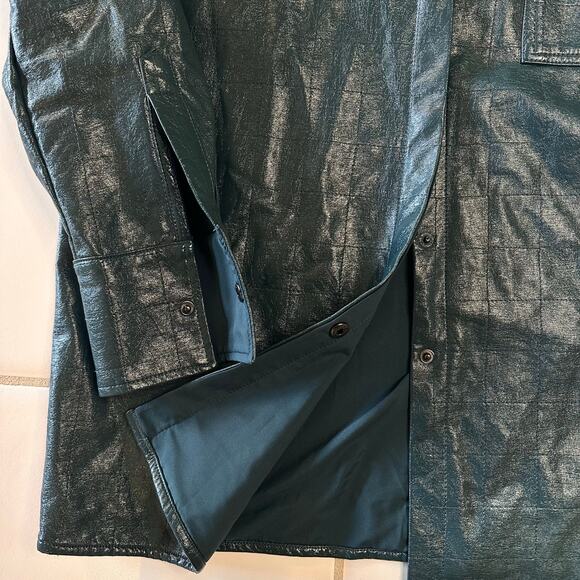 4th & Reckless Oversized Leather Look Embossed Teal Button Down Shirt Size Small - Picture 7 of 10